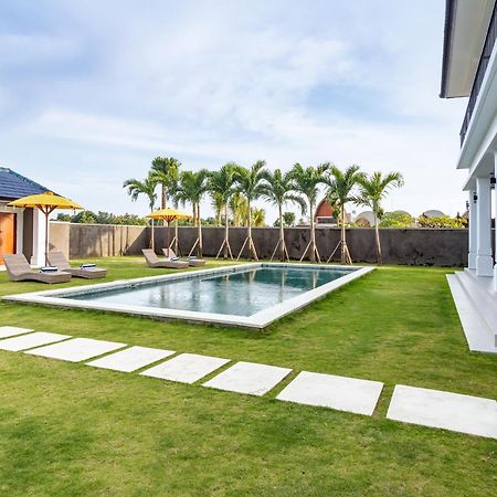 Villa Besakih 5Br, 5 Mins To Beach - Canggu ภายนอก รูปภาพ