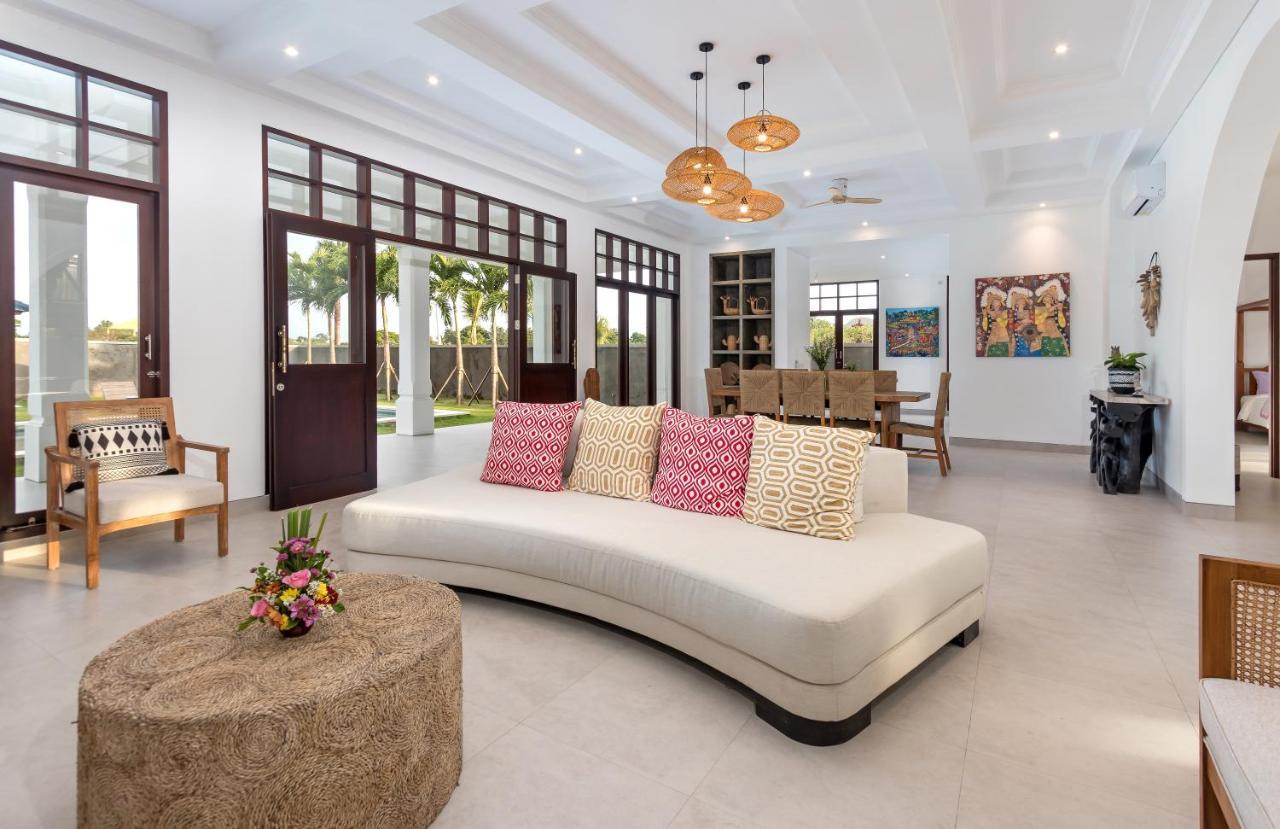 Villa Besakih 5Br, 5 Mins To Beach - Canggu ภายนอก รูปภาพ