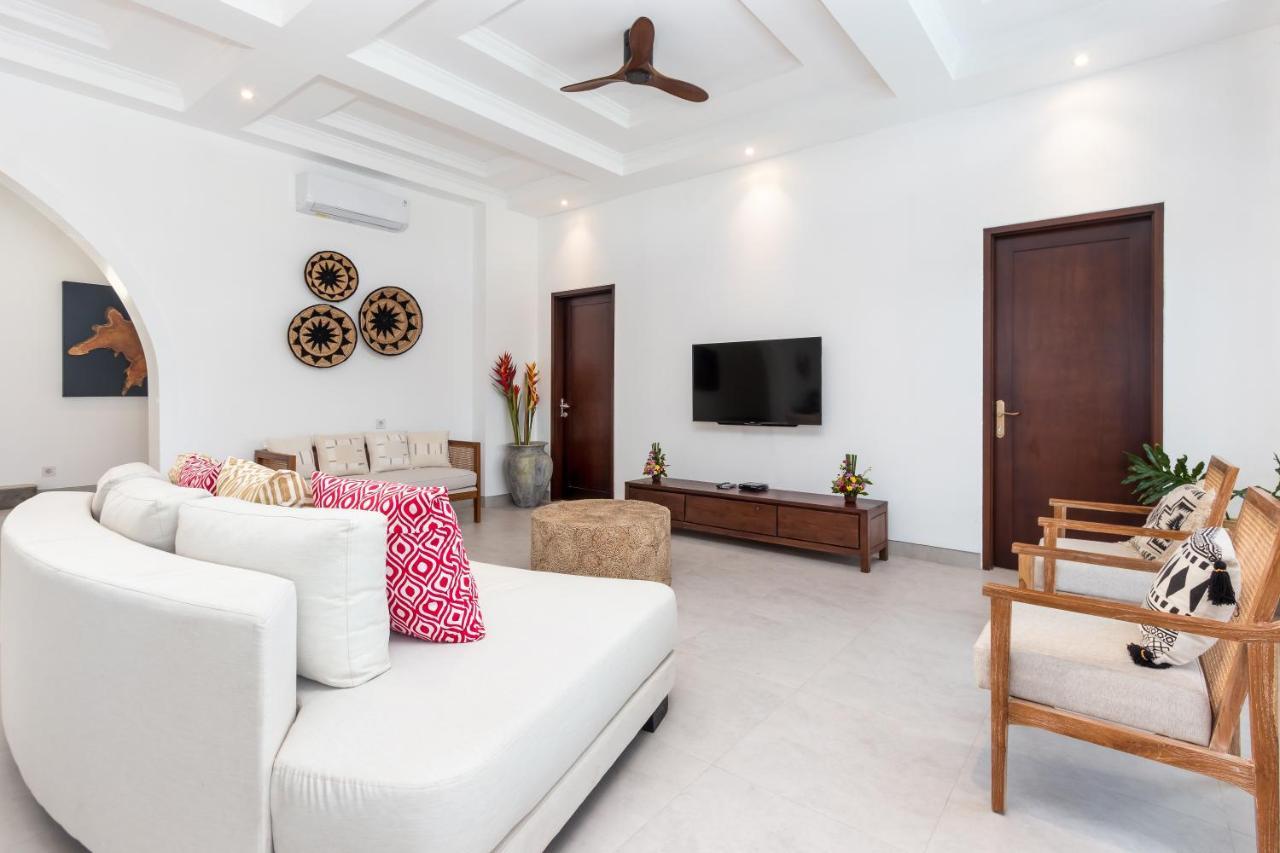 Villa Besakih 5Br, 5 Mins To Beach - Canggu ภายนอก รูปภาพ